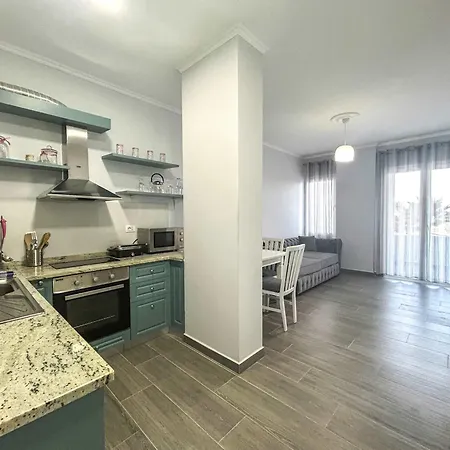Durres Blue Escape A13 דירה