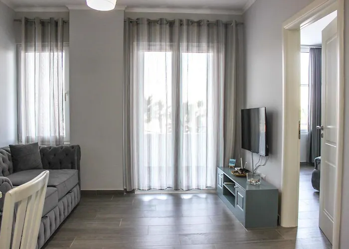 Durres Blue Escape A13 דירה