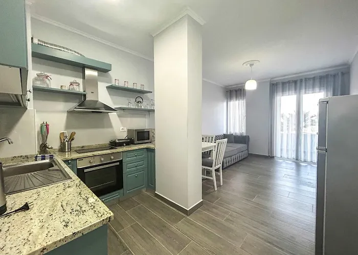 Durres Blue Escape A13 דירה